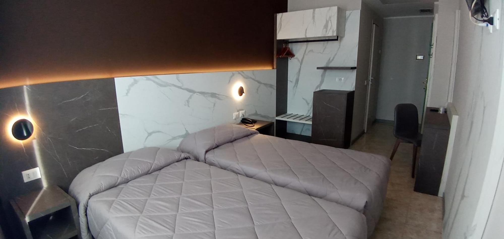 Hotel Mistral Милан Экстерьер фото
